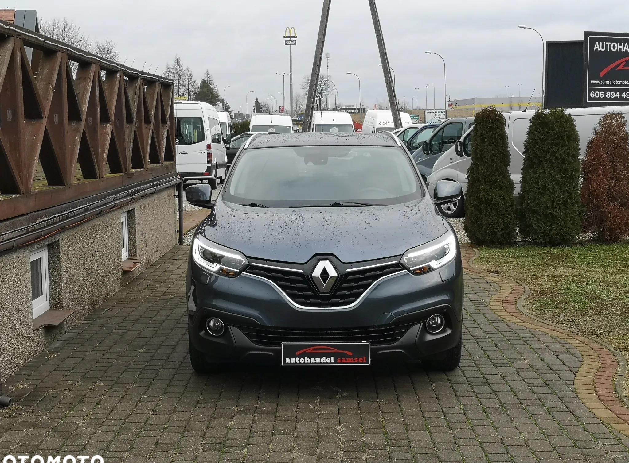 Renault Kadjar cena 63900 przebieg: 98576, rok produkcji 2018 z Kamieńsk małe 137